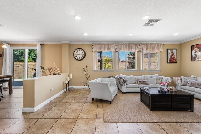 Foto del edificio - 44256 Dahlia St