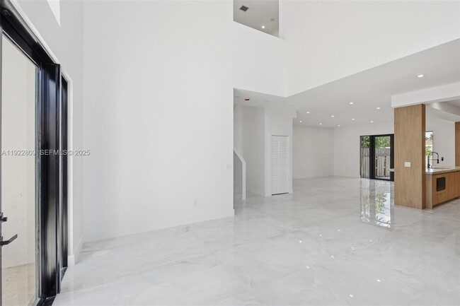 Foto del edificio - 3111 SW 12th St