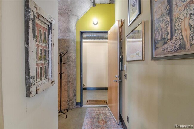 Foto del edificio - 460 W Canfield St