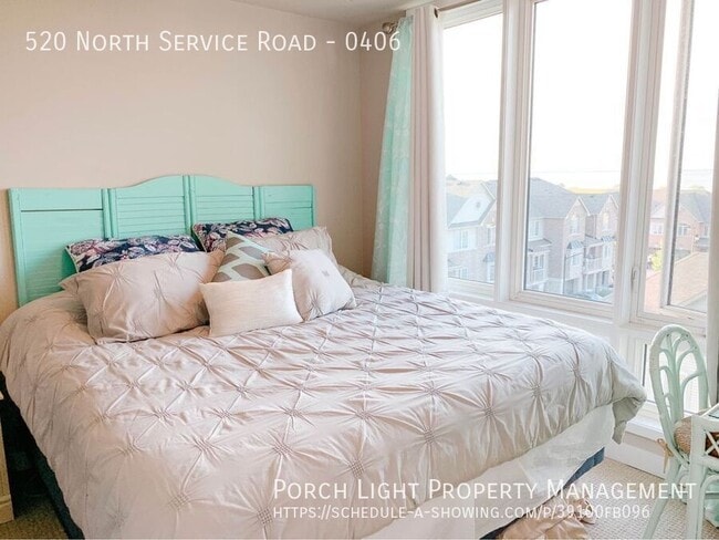 Photo du bâtiment - 1 Bed + Den Condo in Grimsby on the Lake -...