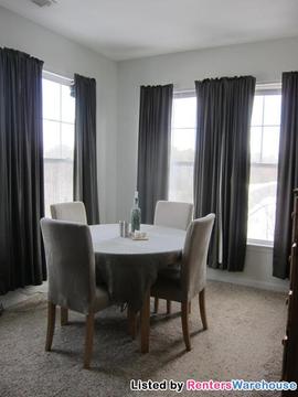 Foto del edificio - 3501 Piney Woods Pl