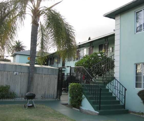 Building Photo - 2401 Magnolia Ave