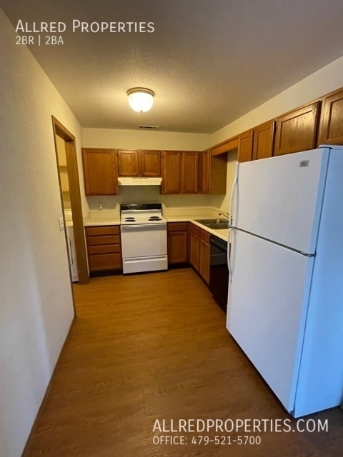 Building Photo - 695 W Beck-
