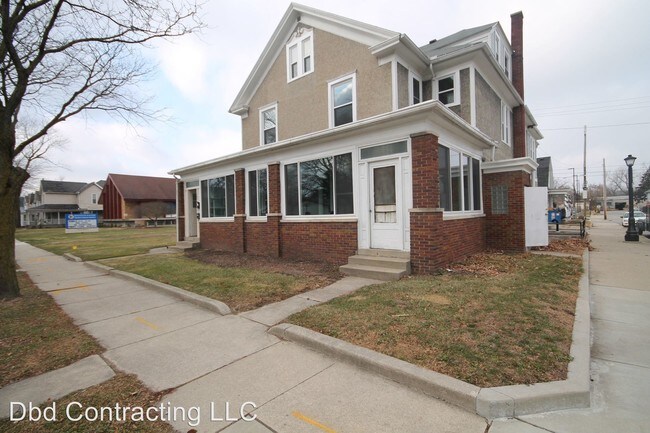 Building Photo - 609 Fry St