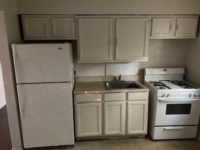 Dos dormitorios - 513-519 Hale Ave