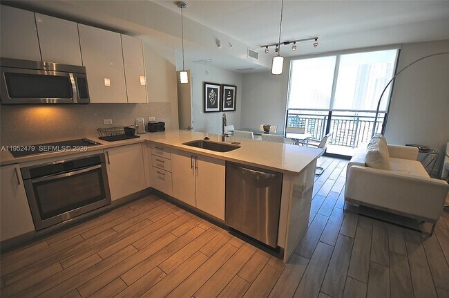 Foto del edificio - 999 SW 1st Ave