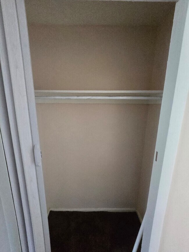 Foto del edificio - 1885 N Taylor Rd