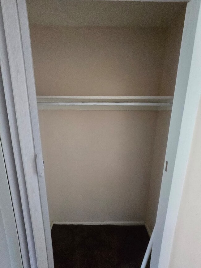 Building Photo - 1885 N Taylor Rd