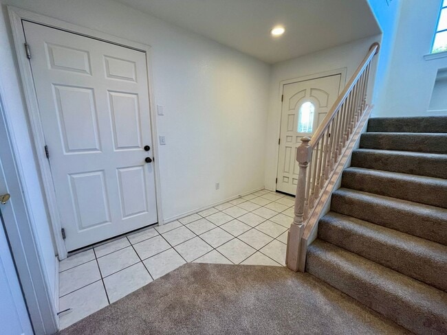 Building Photo - 3 Bedroom 2-1/2 Bathroom North Grover Beach Home with a View