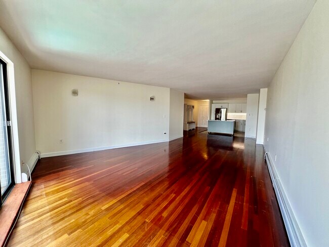 Foto del edificio - 141 Coolidge Ave