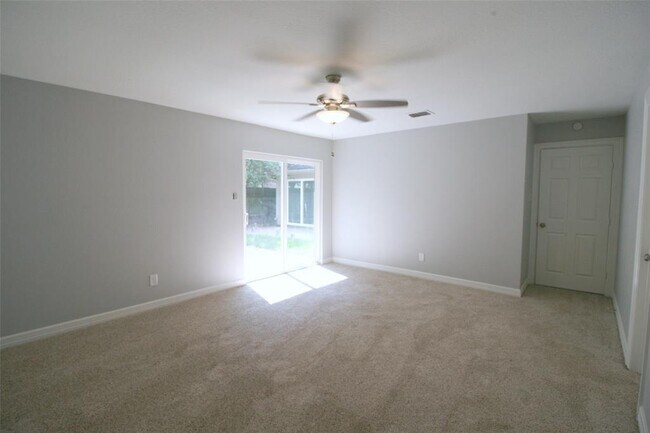 Foto del edificio - 4726 Blueberry Hill Dr