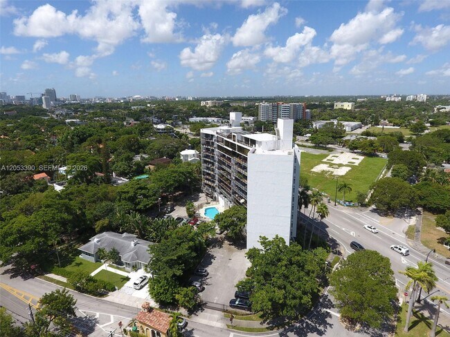 Foto del edificio - 5701 Biscayne Blvd