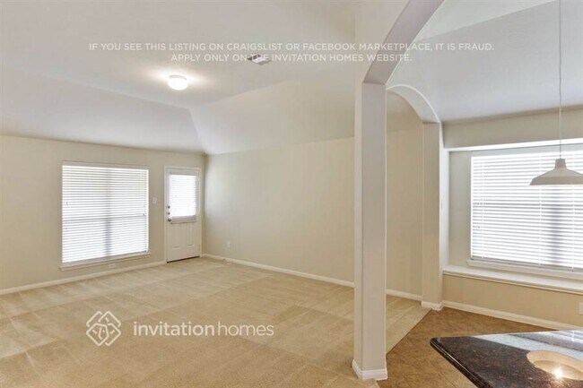 Building Photo - 33 Mira Loma Dr