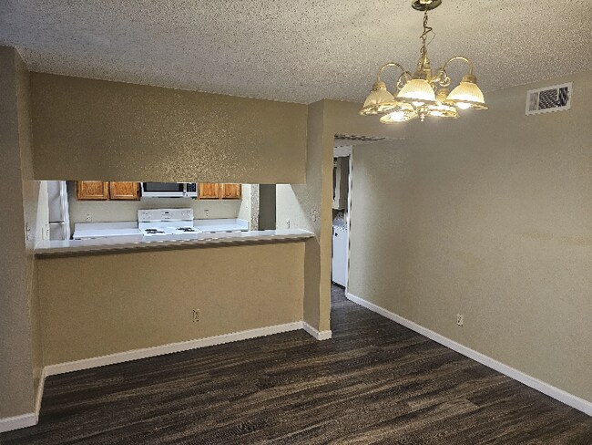 Foto del edificio - 9623 Walnut St