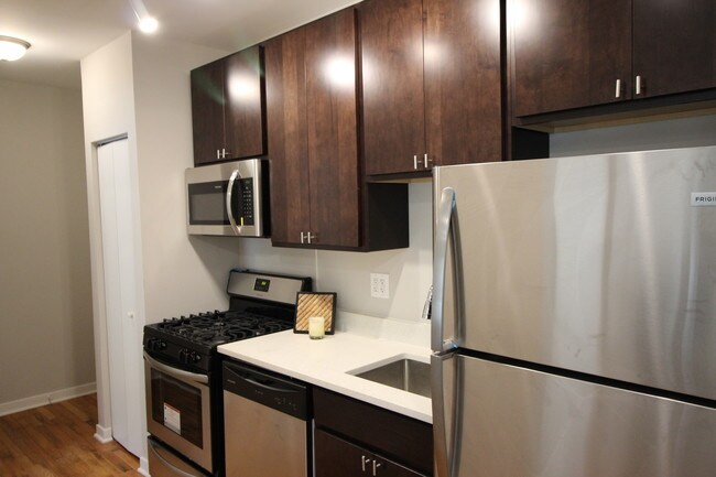 Foto del edificio - 3108 W Sunnyside Ave