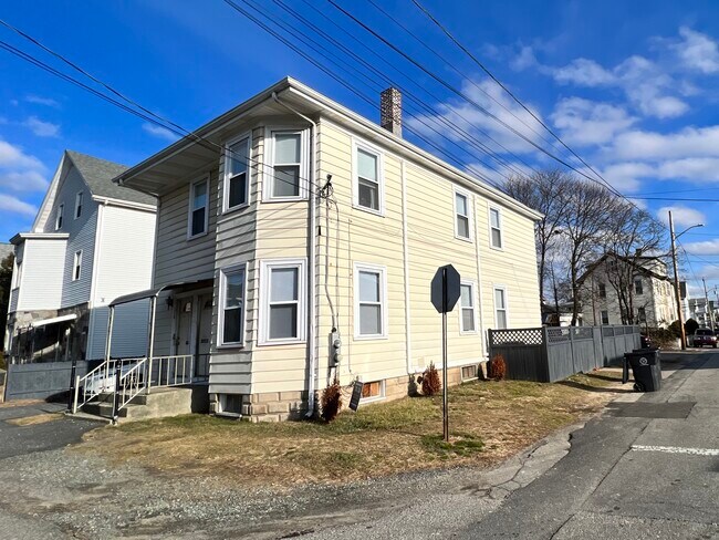 Second and Fort Street Corner - 120 Second St