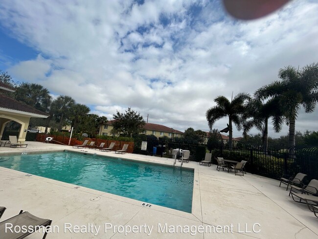 Foto del edificio - 2 br, 2.5 bath House - 9410 Ivy Brook Run ...
