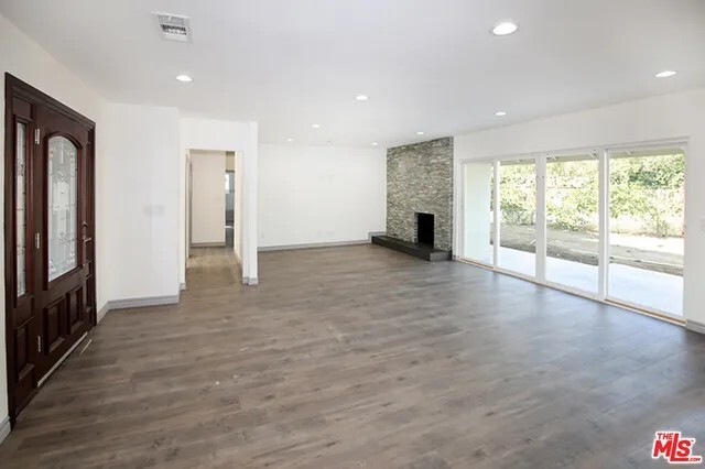 Building Photo - 16727 Jersey St