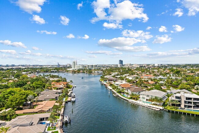 Foto del edificio - 3055 Harbor Dr