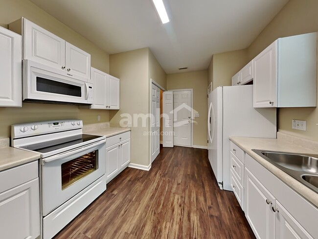 Foto del edificio - 2 Hidden Meadow Ct