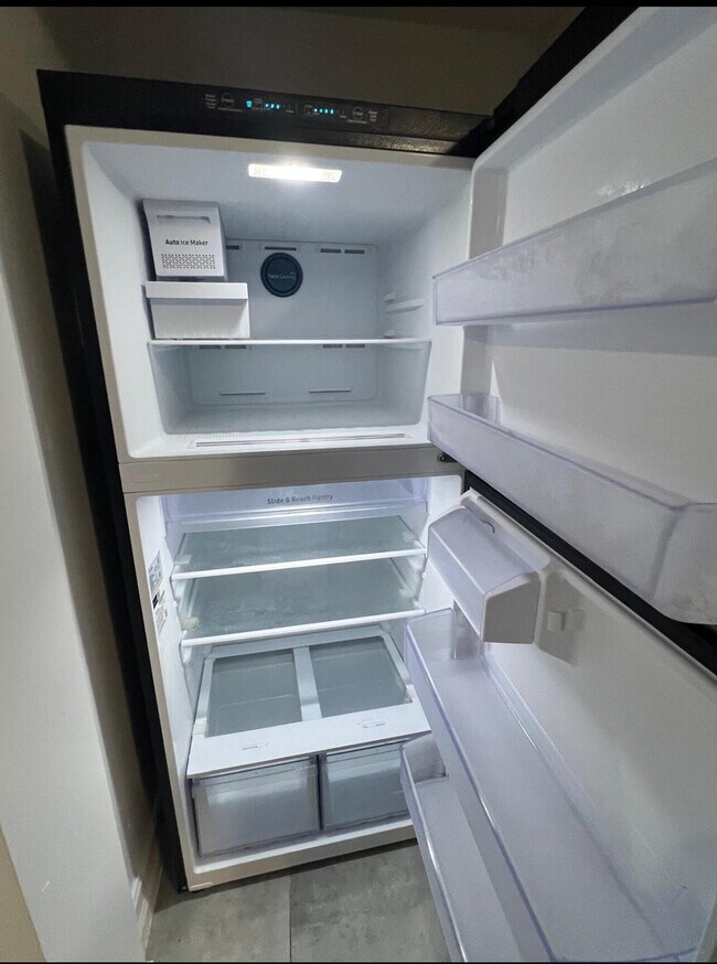 Foto del edificio - 4600 Forest Ln