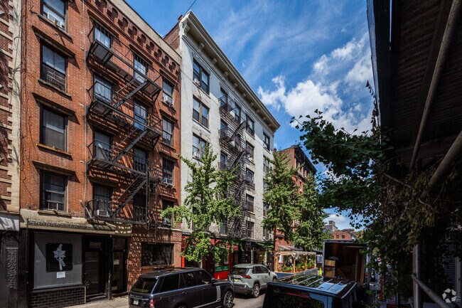 Esquina sureste - 150 Sullivan St