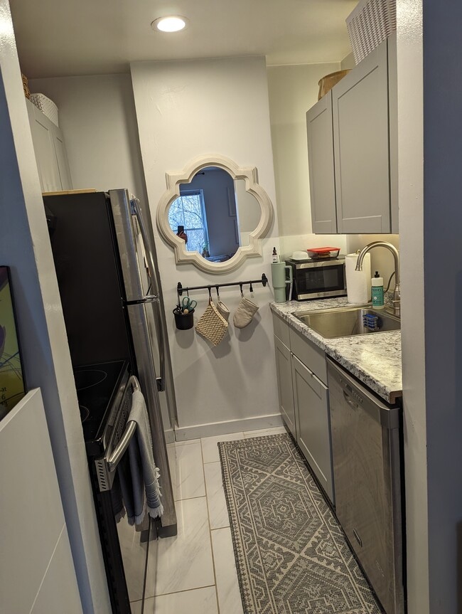 Building Photo - 765 Tremont St