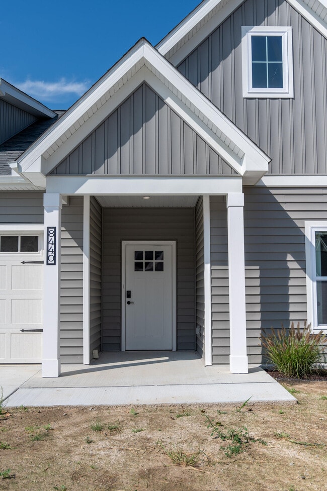 Foto del edificio - 8456 Oak Shade Cir