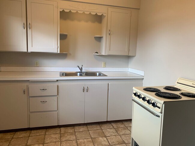 Building Photo - First Ave