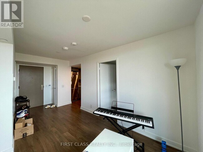 Building Photo - 30 Tretti Wy