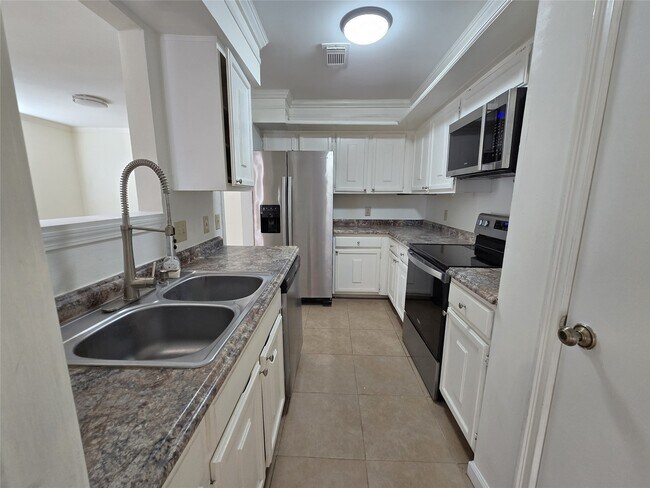 Building Photo - 1919 Place Rebecca Ln