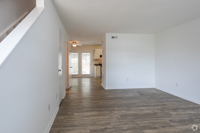 1BR, 1.5BA - 750SF Townhome - Living Area - Canterbury Woods