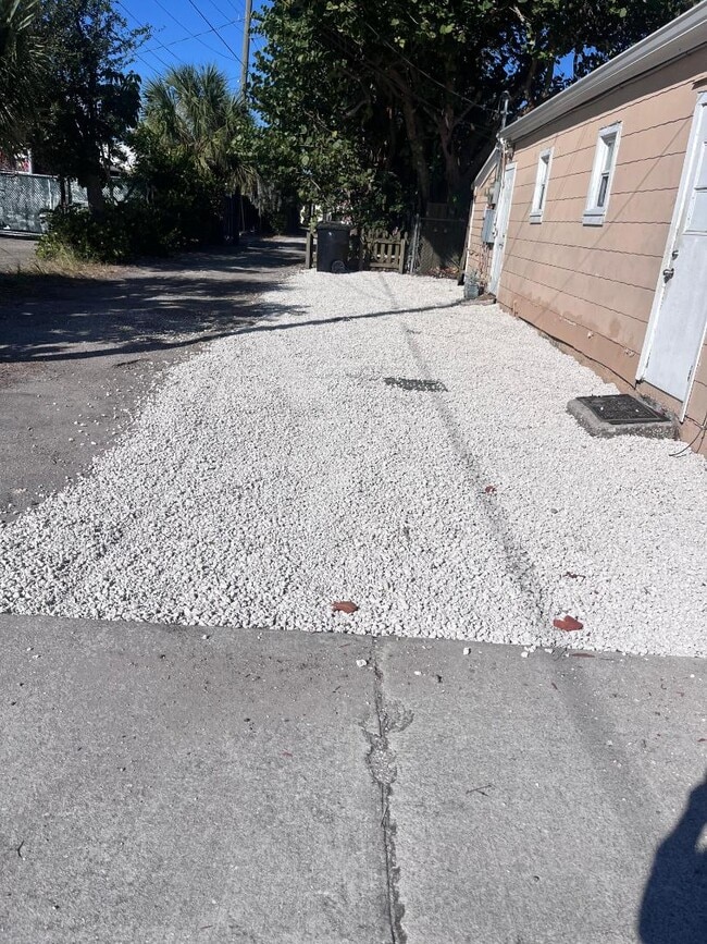 Foto del edificio - 701 N J St