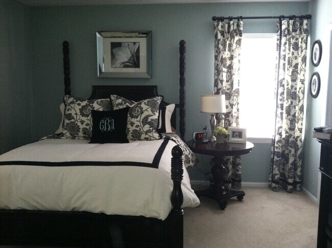 Master bedroom w/ furniture - 3806 Selwyn Farms Ln