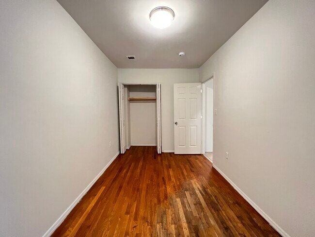 Foto del edificio - 326 S 11th St