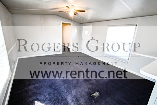 Foto del edificio - 3832 Bridges Rd