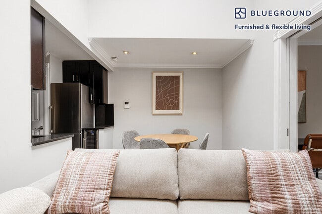 Building Photo - 120 Christopher St