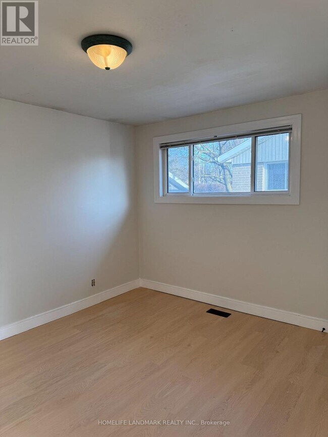 Building Photo - 35 Nisbet Dr