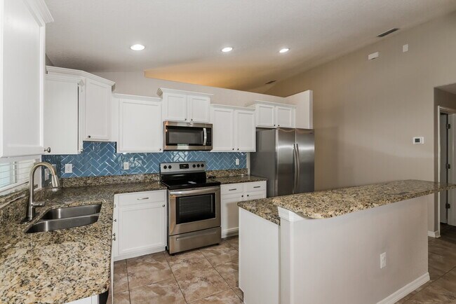 Foto del edificio - 1709 Oak Pond St