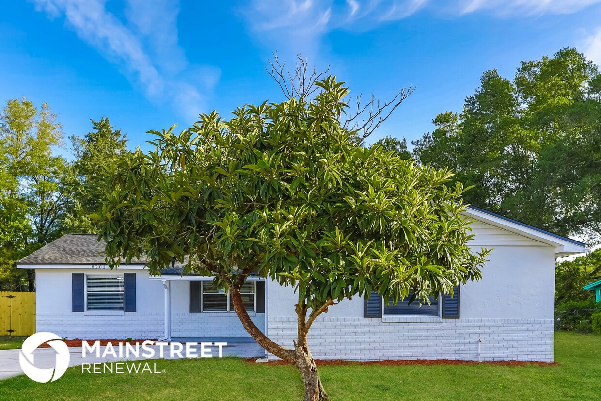 Foto principal - 8203 Ireland Dr
