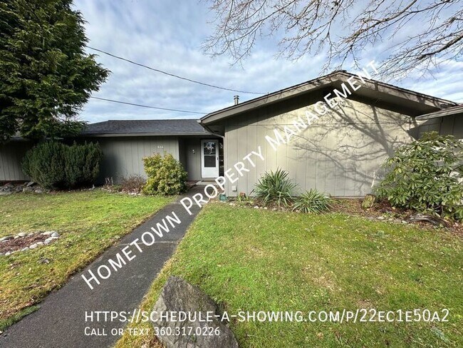 Building Photo - 2 Bedroom, 2 Bath Home Available Now!