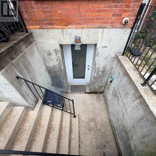 Photo du bâtiment - 41 Gladstone Ave