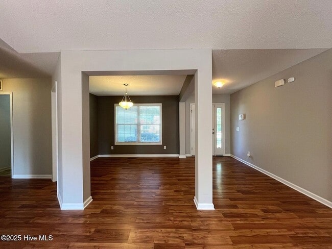 Building Photo - 205 Woodgreen Ln