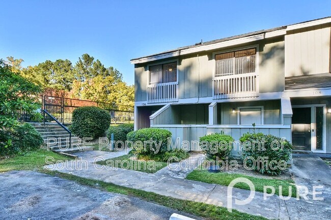 Building Photo - 104 Townhome Ct