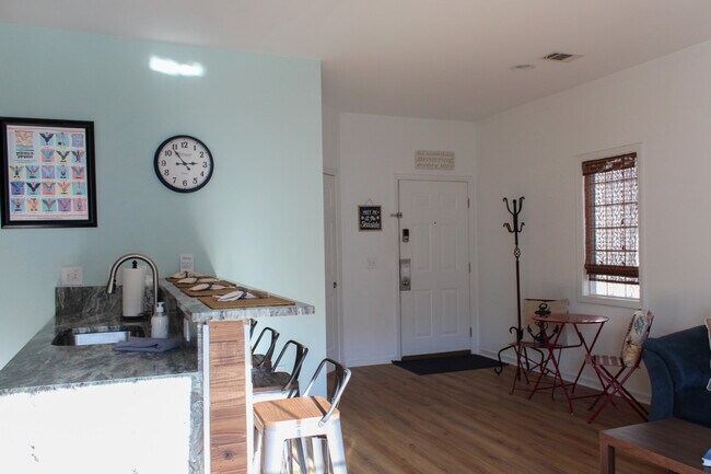 Building Photo - 205 Royal Poste Rd