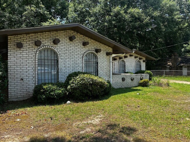 Foto del edificio - 1429 Dunbarton Rd