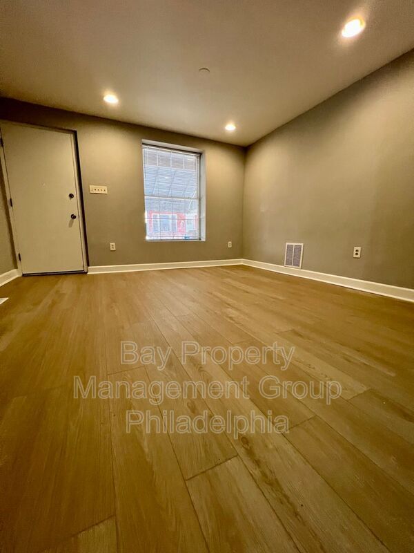 Building Photo - 1925 S Croskey St