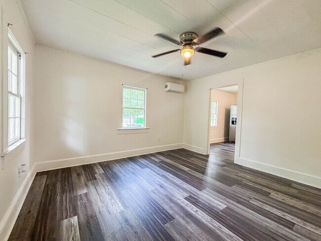 Foto del edificio - Cozy Corner Lot One Bedroom Home for Rent ...