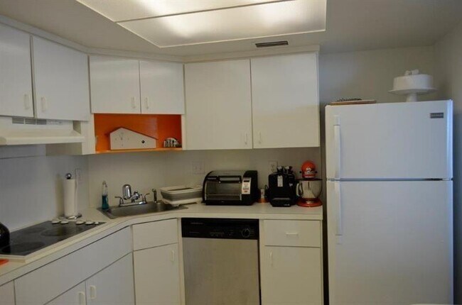 Building Photo - 3800 Galt Ocean Dr