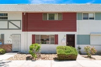 Building Photo - 237 Greenbriar Townhouse Way